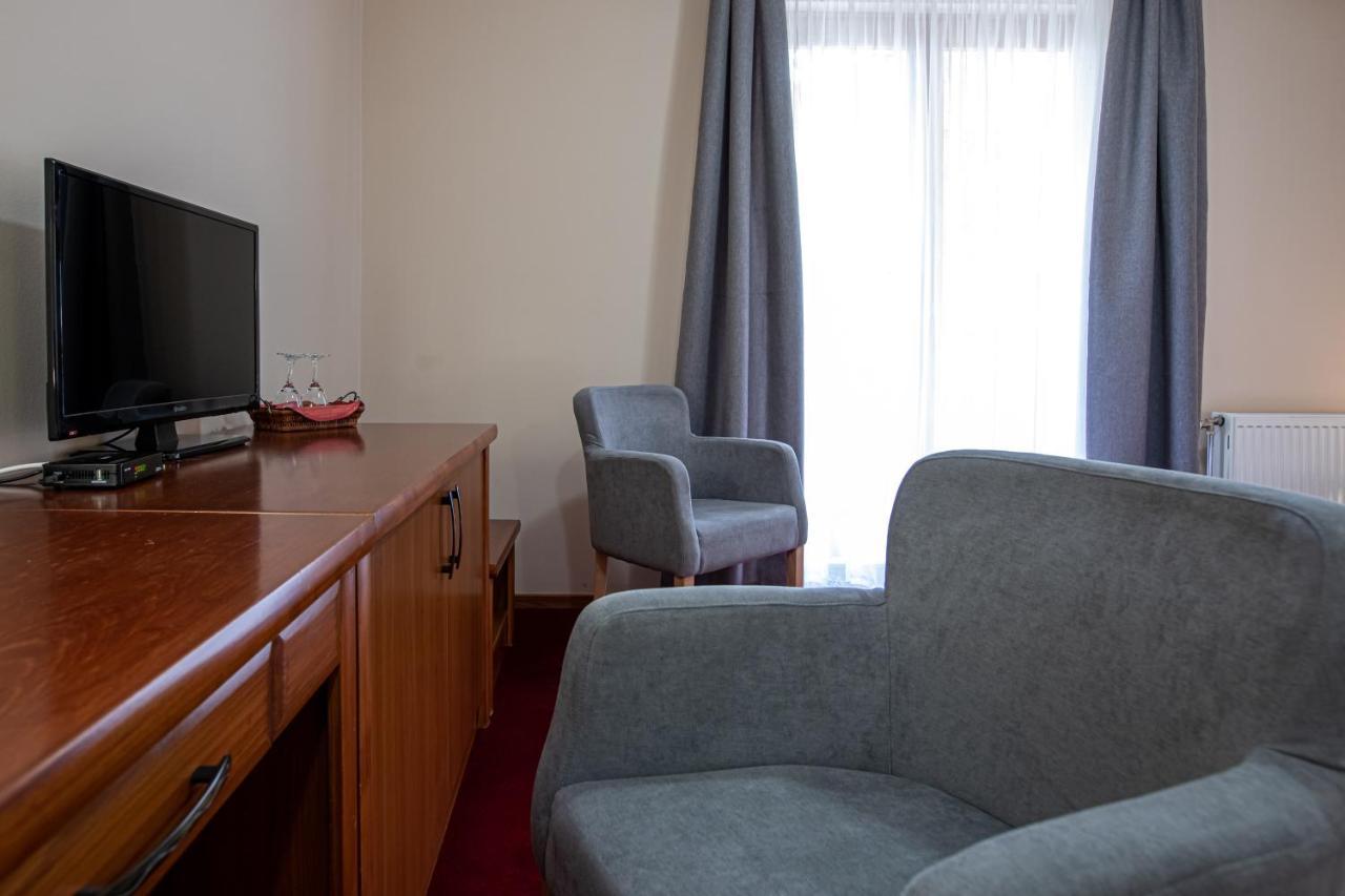 Hotel Vila Lago Palić Exteriör bild