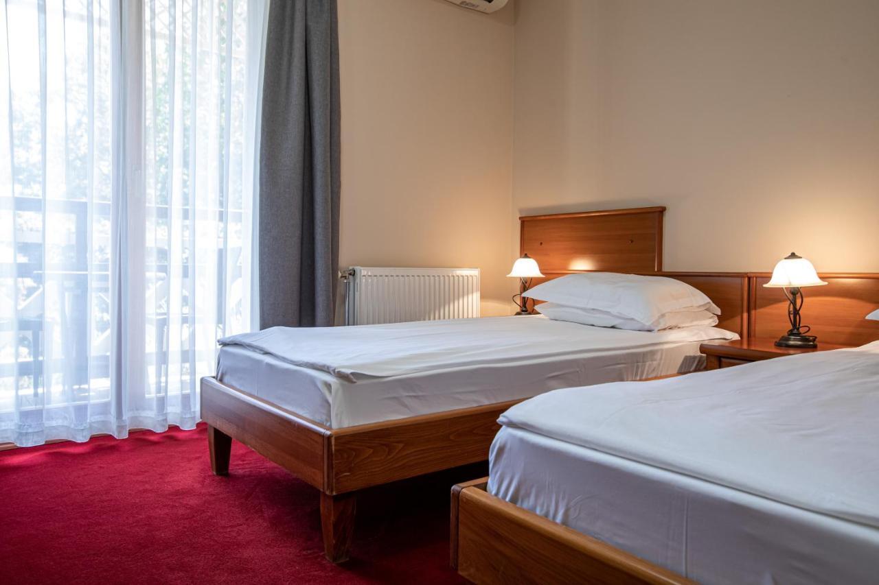 Hotel Vila Lago Palić Exteriör bild