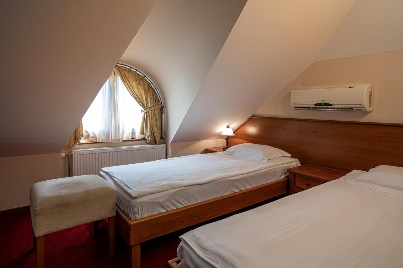 Hotel Vila Lago Palić Exteriör bild