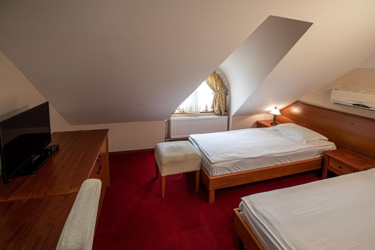 Hotel Vila Lago Palić Exteriör bild